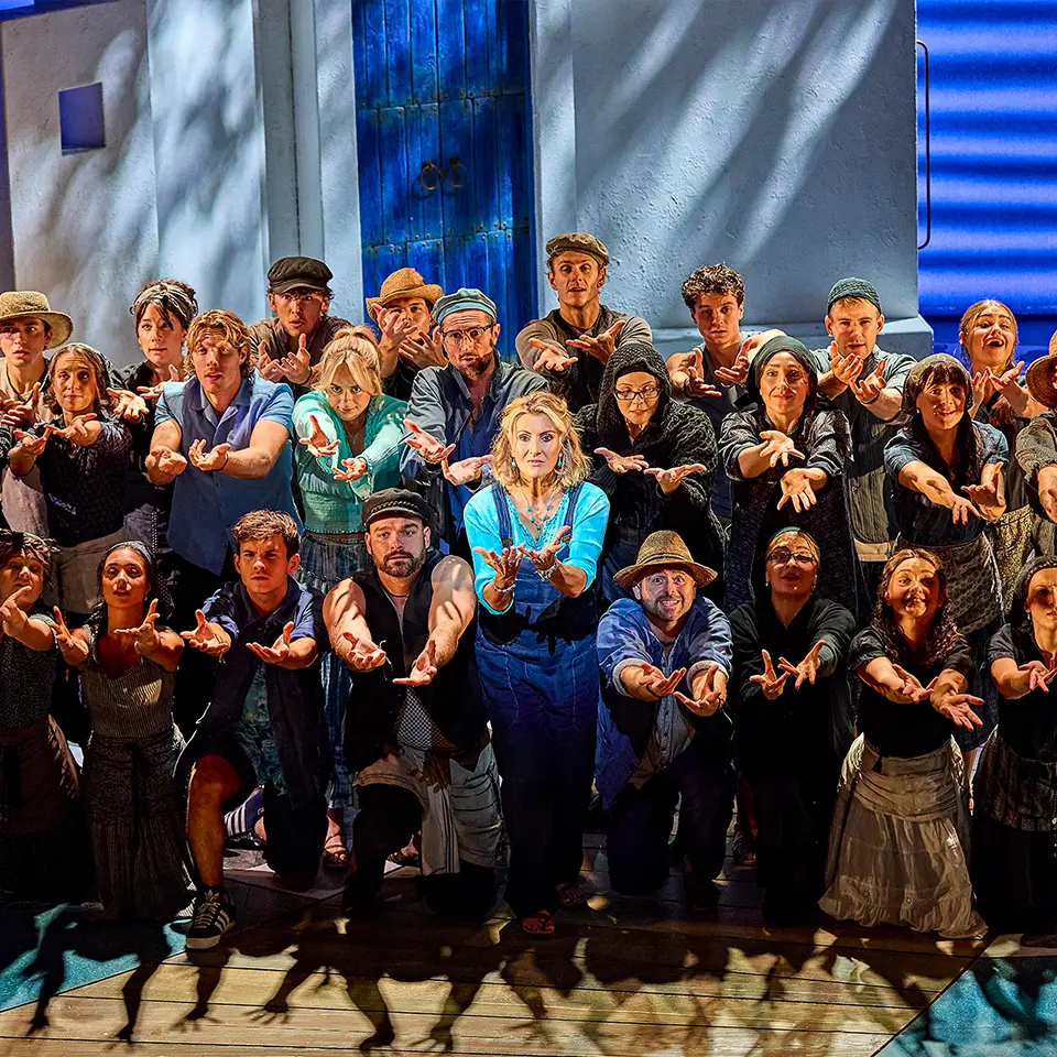 MAMMA MIA! London 2025 - 2026 cast. Photography by Brinkhoff/Mögenburg