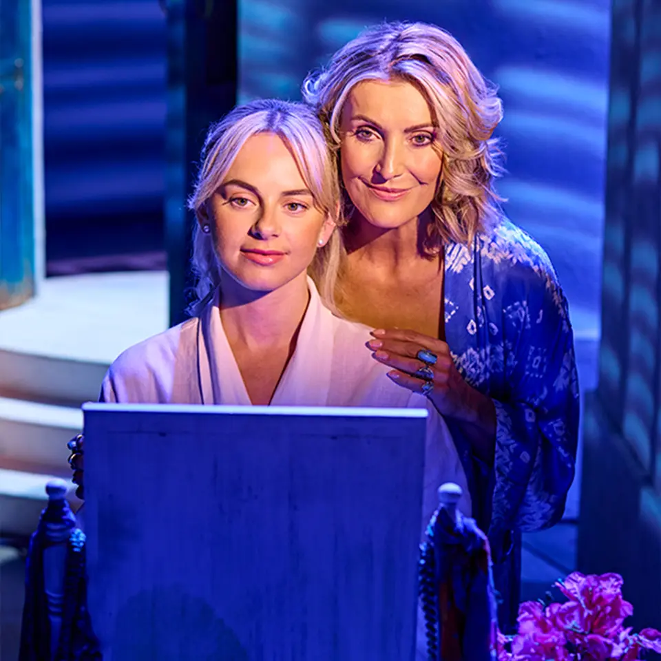 MAMMA MIA! London 2025 - 2026 cast. Photography by Brinkhoff/Mögenburg