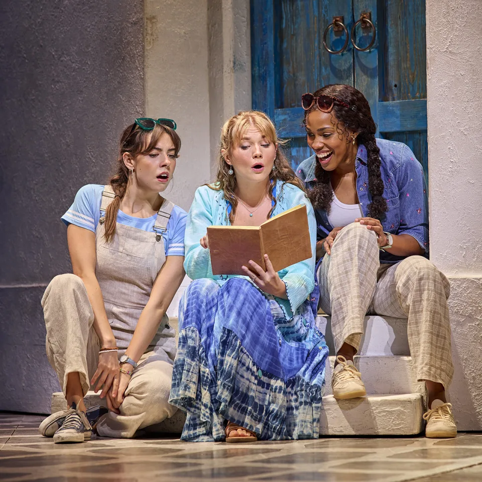 MAMMA MIA! London 2026 - 2027 cast thumbnail. Photography by Brinkhoff/Mögenburg