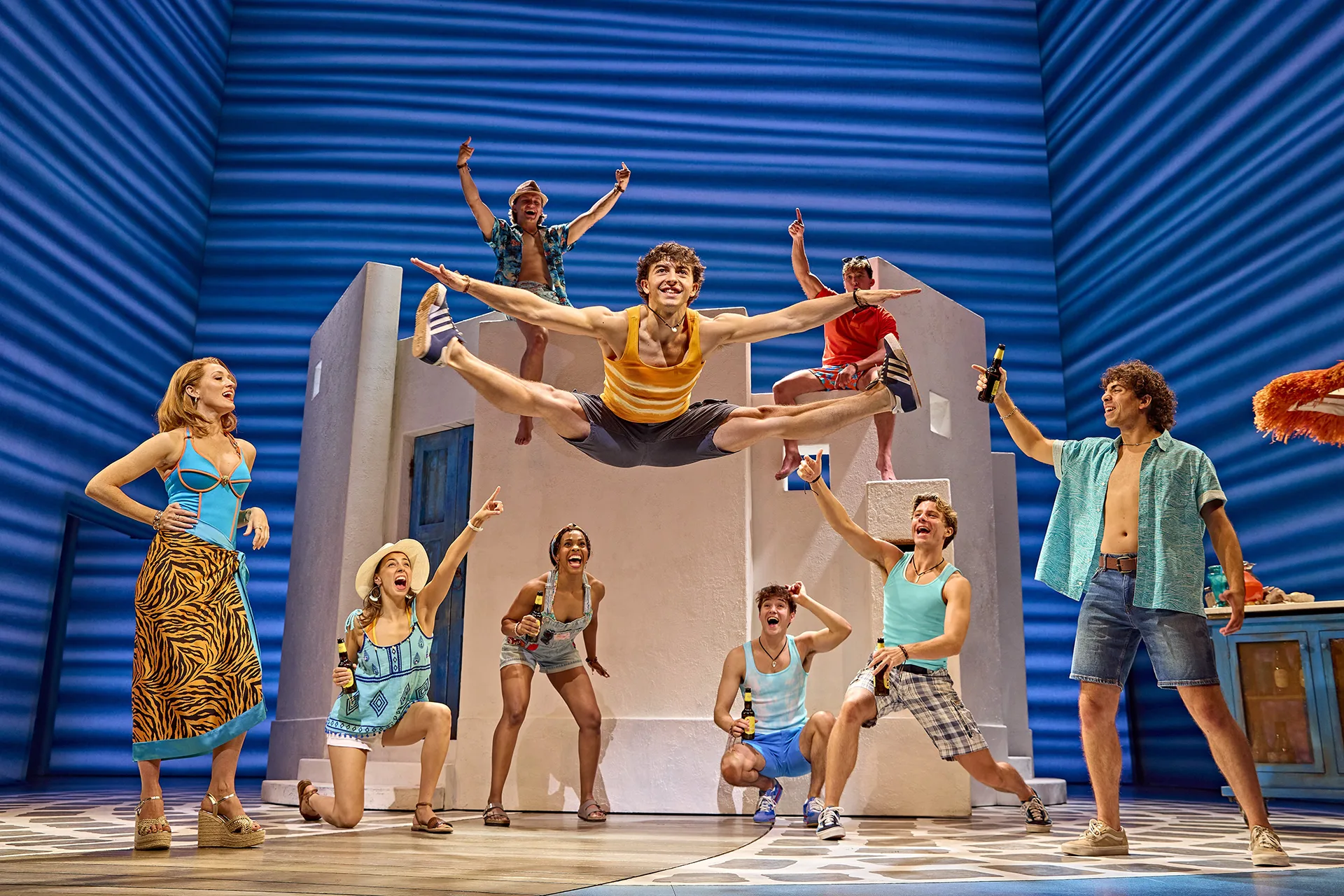MAMMA MIA! London 2026 - 2027 cast. Photography by Brinkhoff/Mögenburg